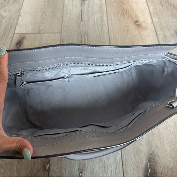 Michael Kors Handbag Tote Leather Light Grey Top Handle Purse Business Tote - Picture 4 of 4